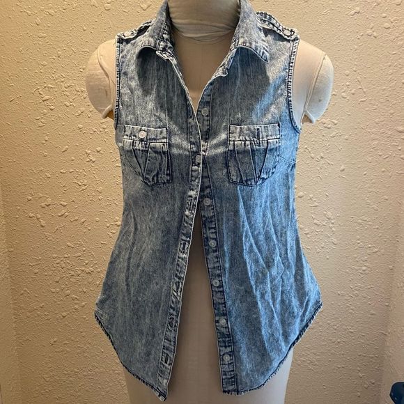 Distressed denim tank - Picture 1 of 4